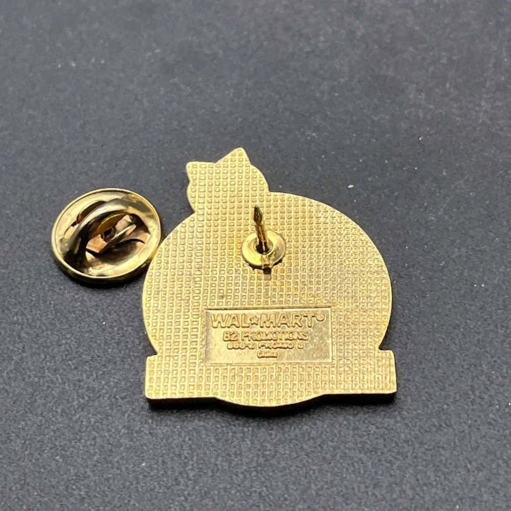 Walmart Fully‎ Vested Associate Dartboard Dart Lapel Hat Pin